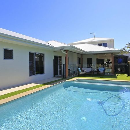 12Th Tee Bnb Bed & Breakfast Bargara Exterior photo