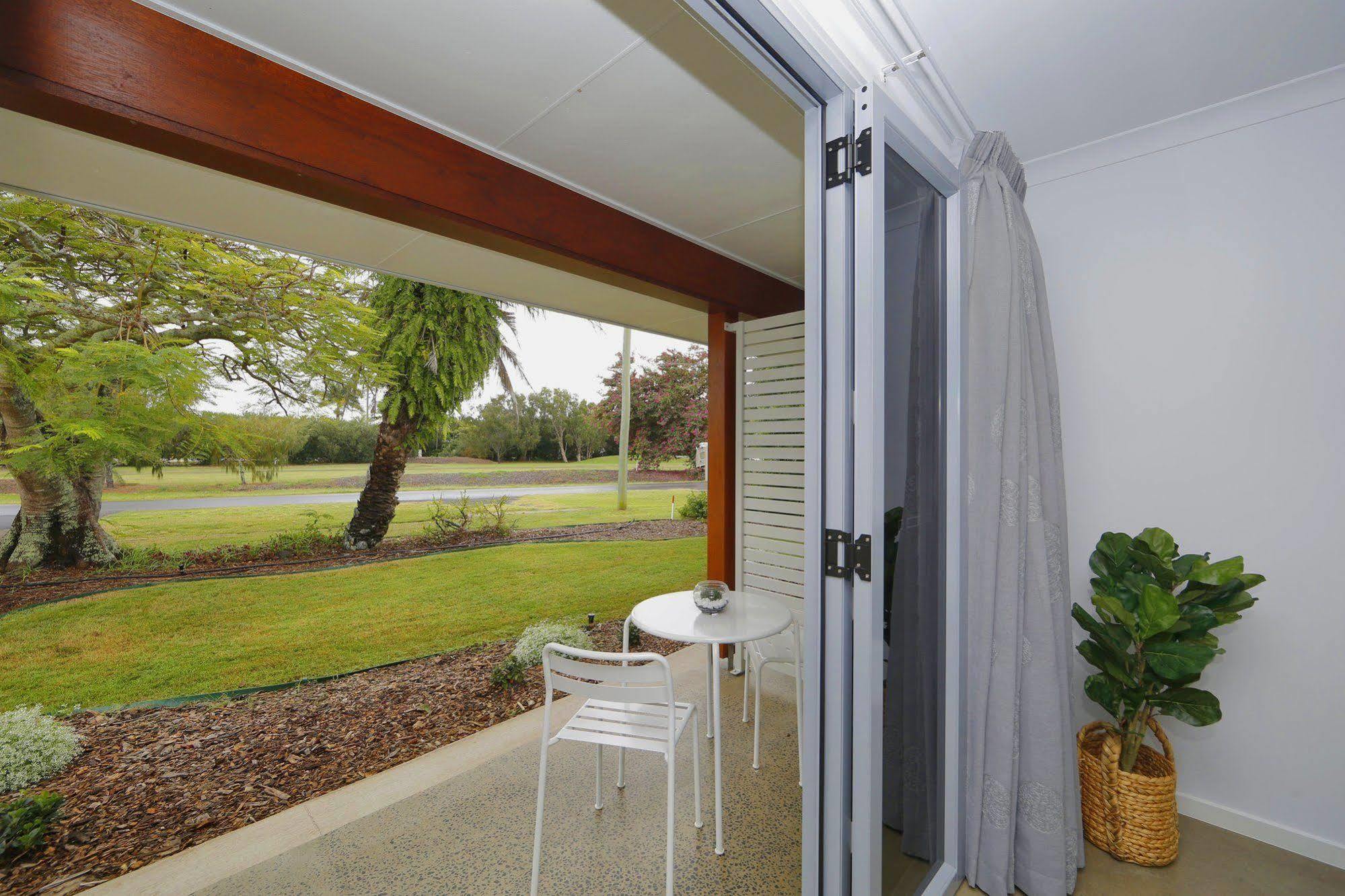 12Th Tee Bnb Bed & Breakfast Bargara Exterior photo