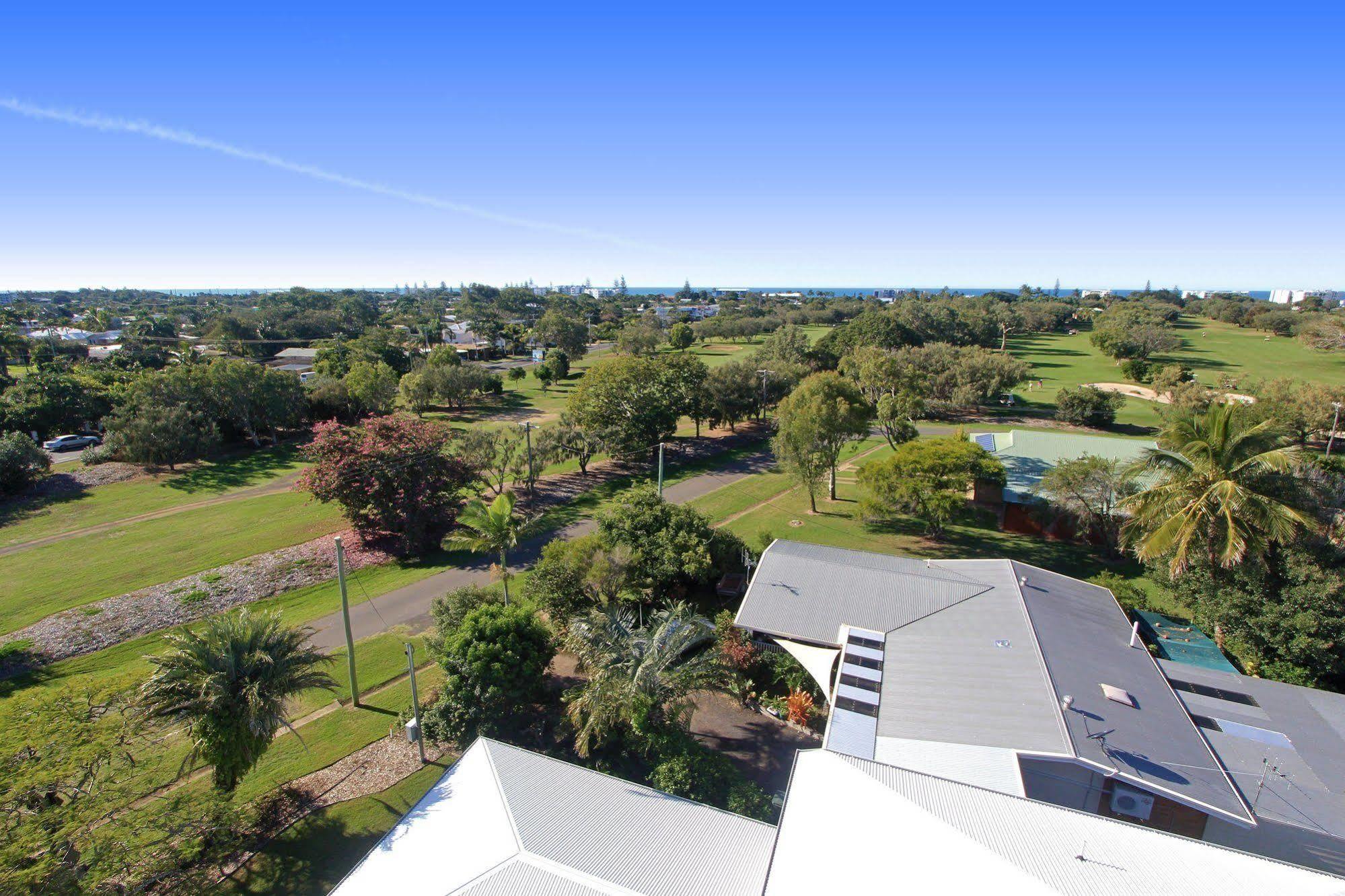 12Th Tee Bnb Bed & Breakfast Bargara Exterior photo