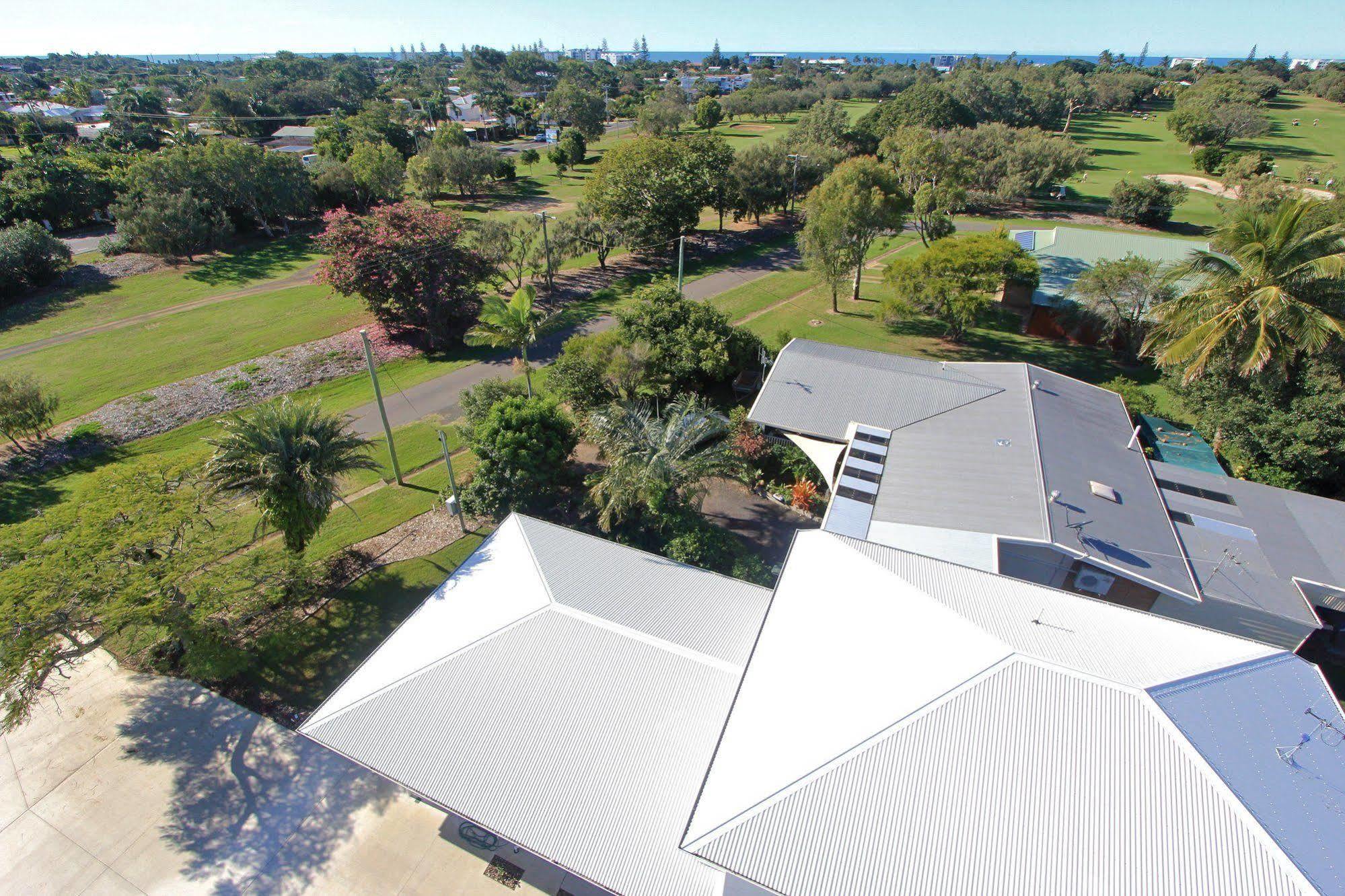 12Th Tee Bnb Bed & Breakfast Bargara Exterior photo